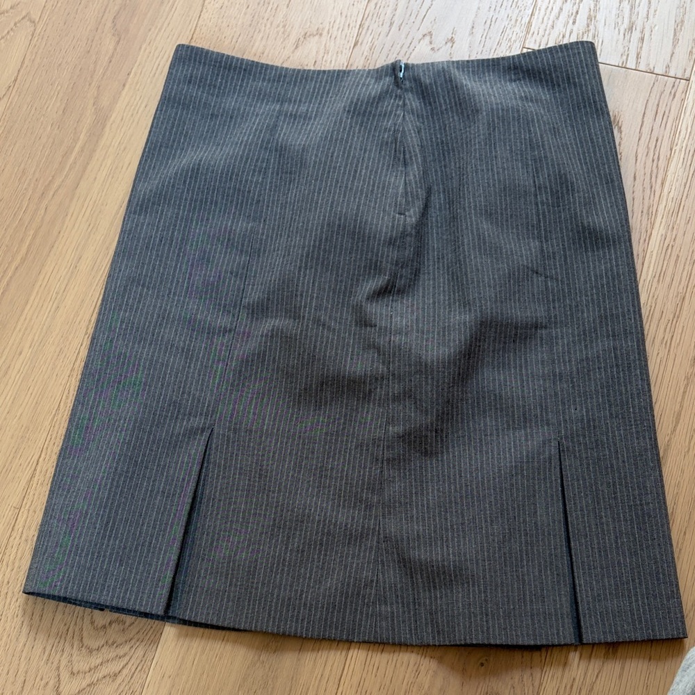 H&M Dark Gray Pinstripe Pencil Skirt - Picture 4 of 8